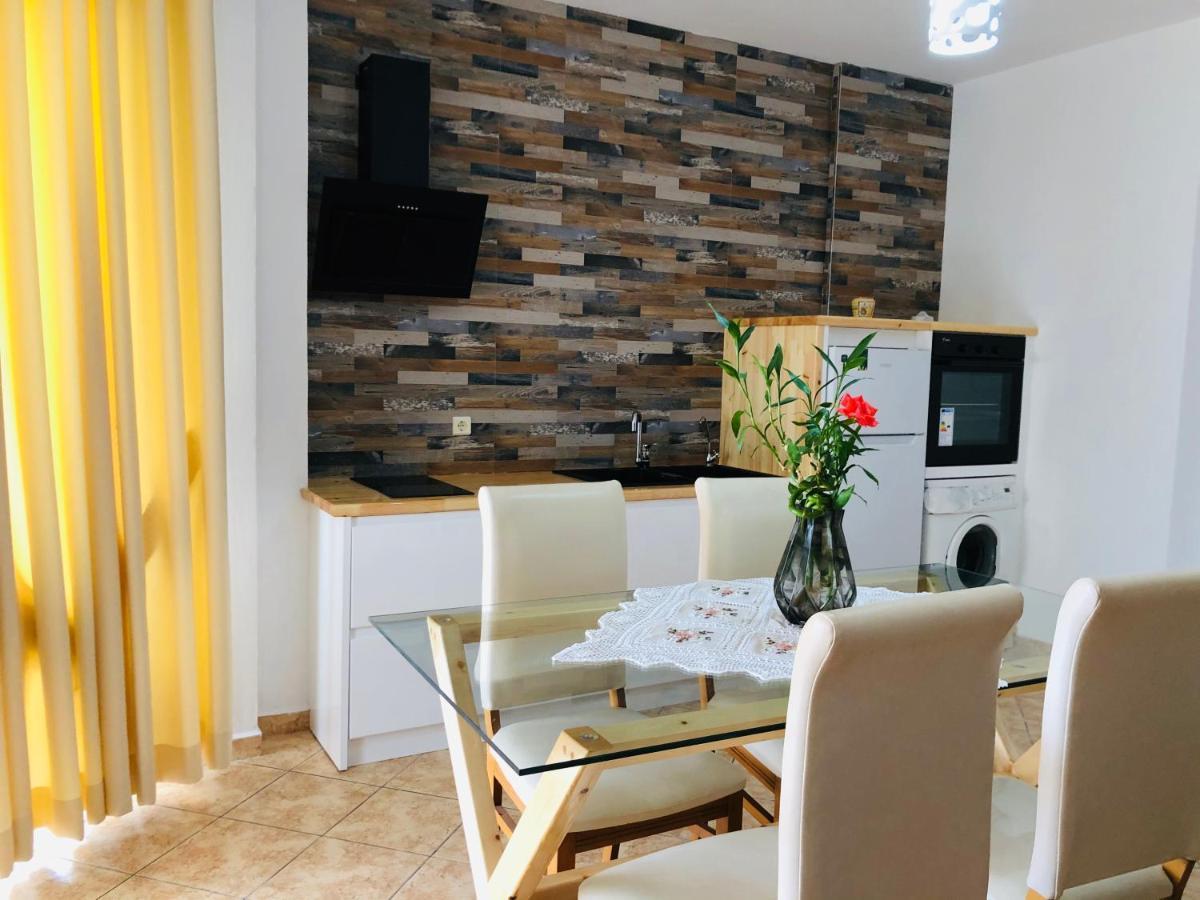 Flora Apartments Sarandë Eksteriør bilde